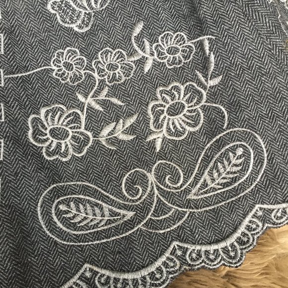 COCO & tashi grey embroidered wool blend full skirt - size S - Picture 3 of 9